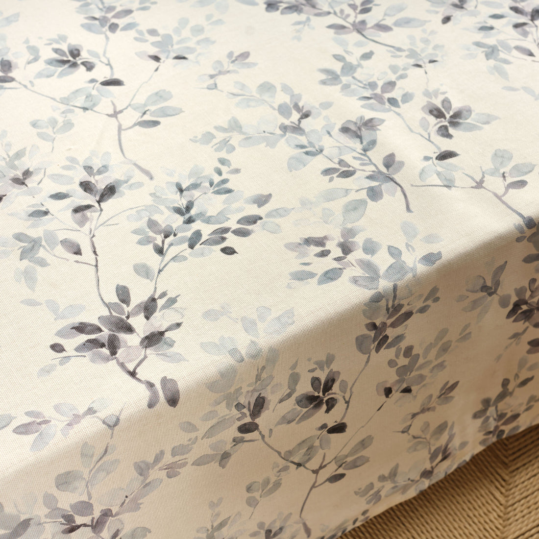 Stain-resistant tablecloth 0120-302