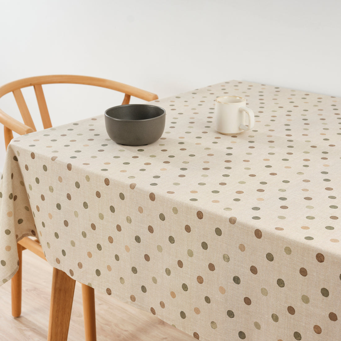Stain-resistant tablecloth 0120-304