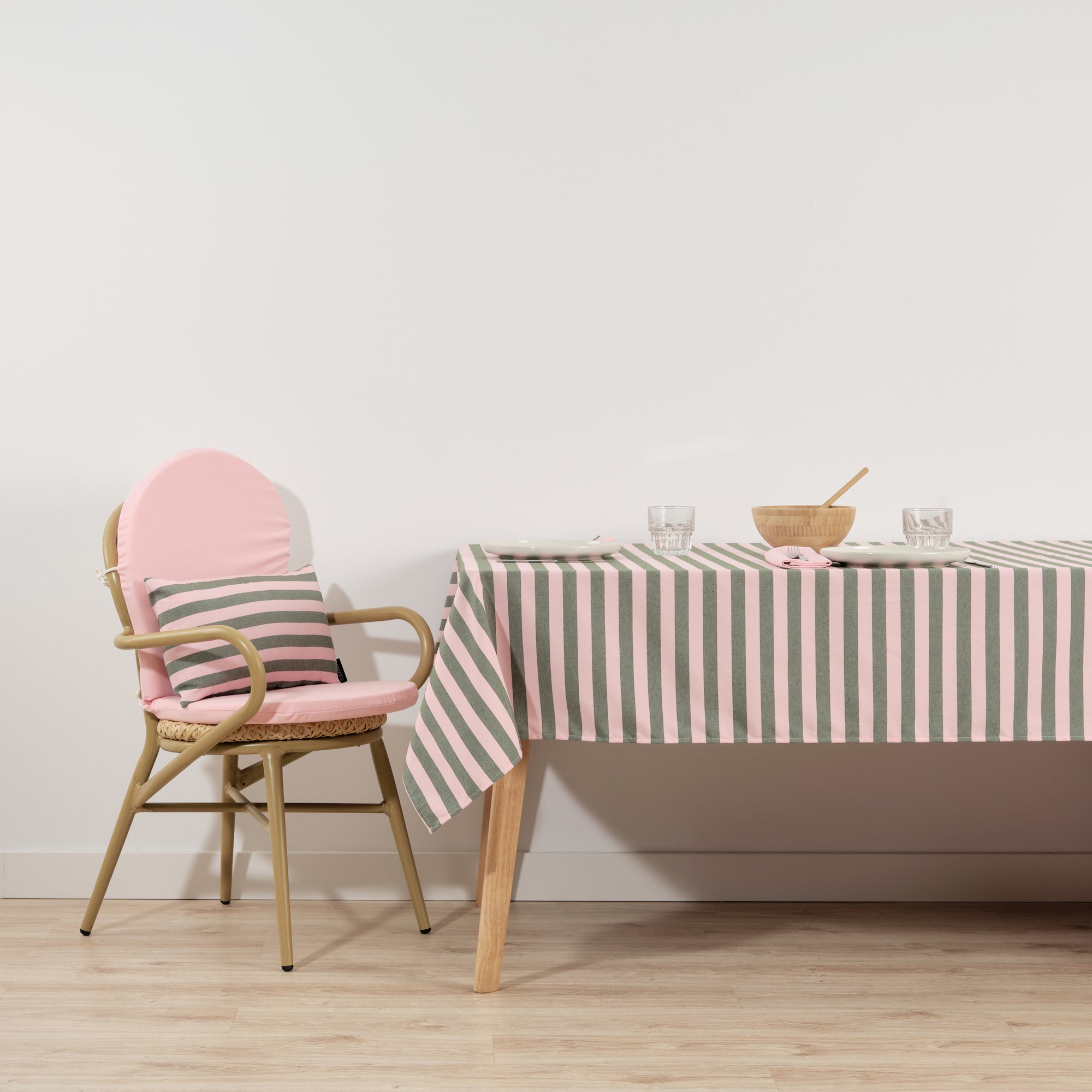 Mantel de tela jacquard Maglia Raya Rosa y Musgo