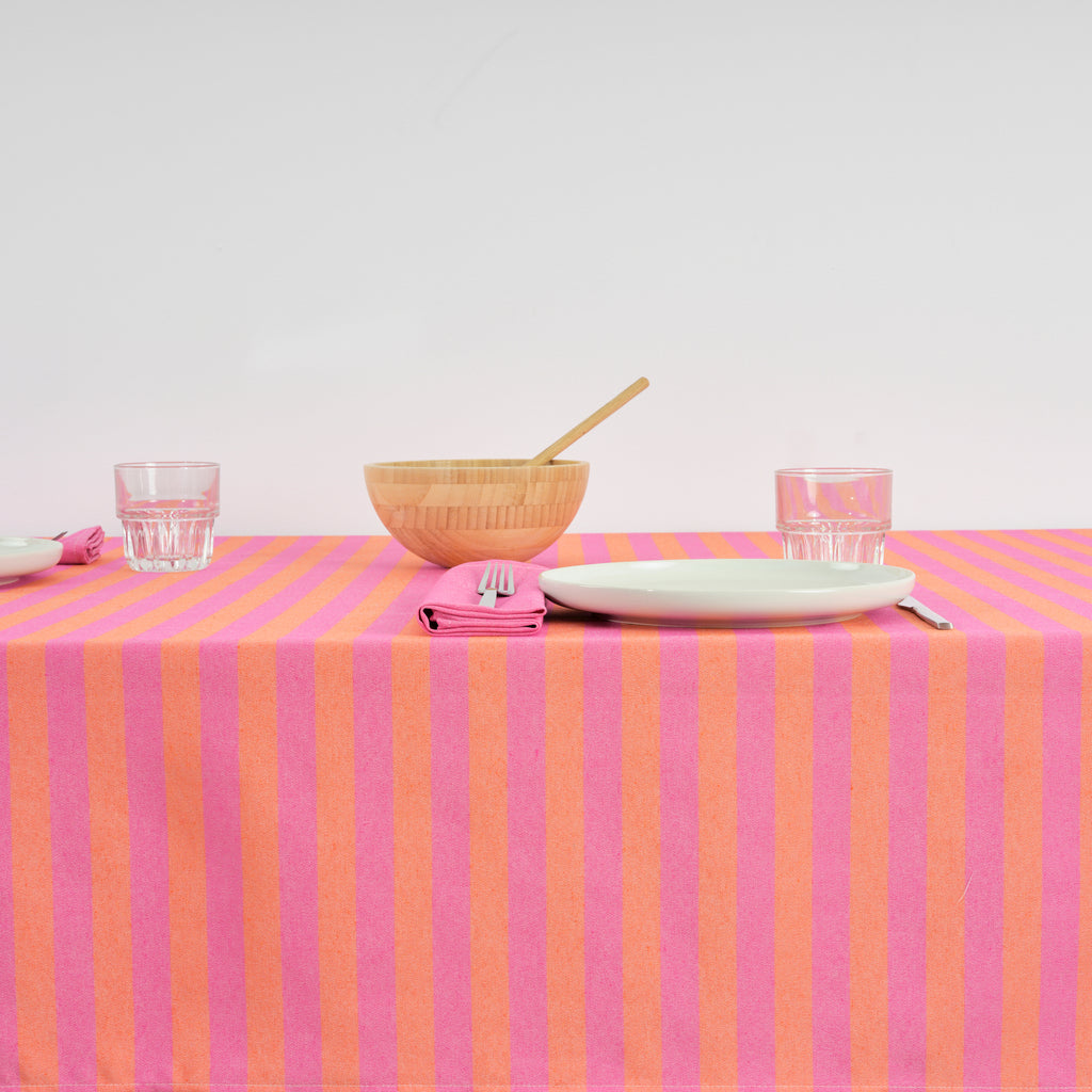 Mantel de tela jacquard Maglia Raya Fucsia y Naranja