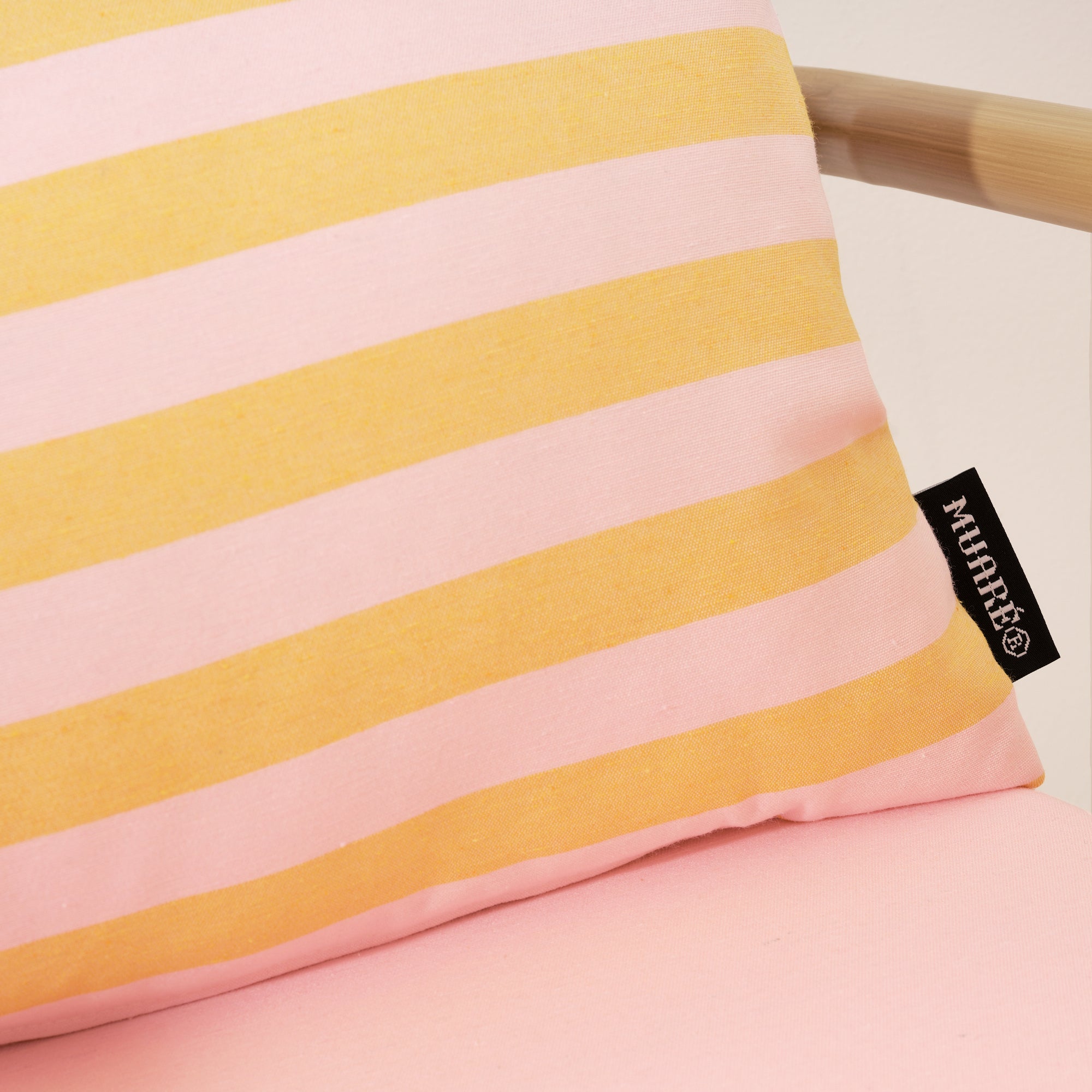 Funda de cojín Maglia Raya Rosa y Yema 30x50 cm