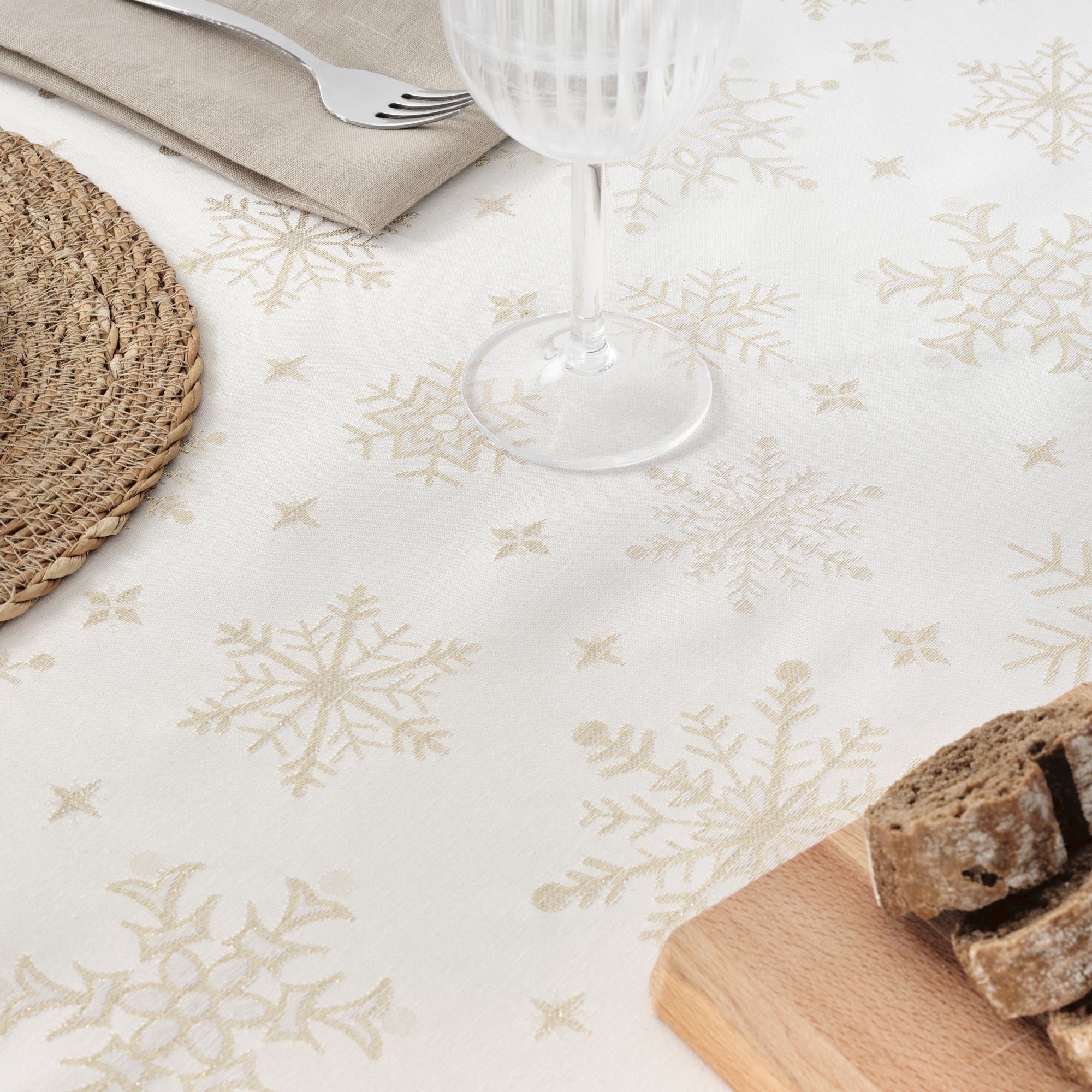 Mantel de tela jacquard hilo dorado PSC4821