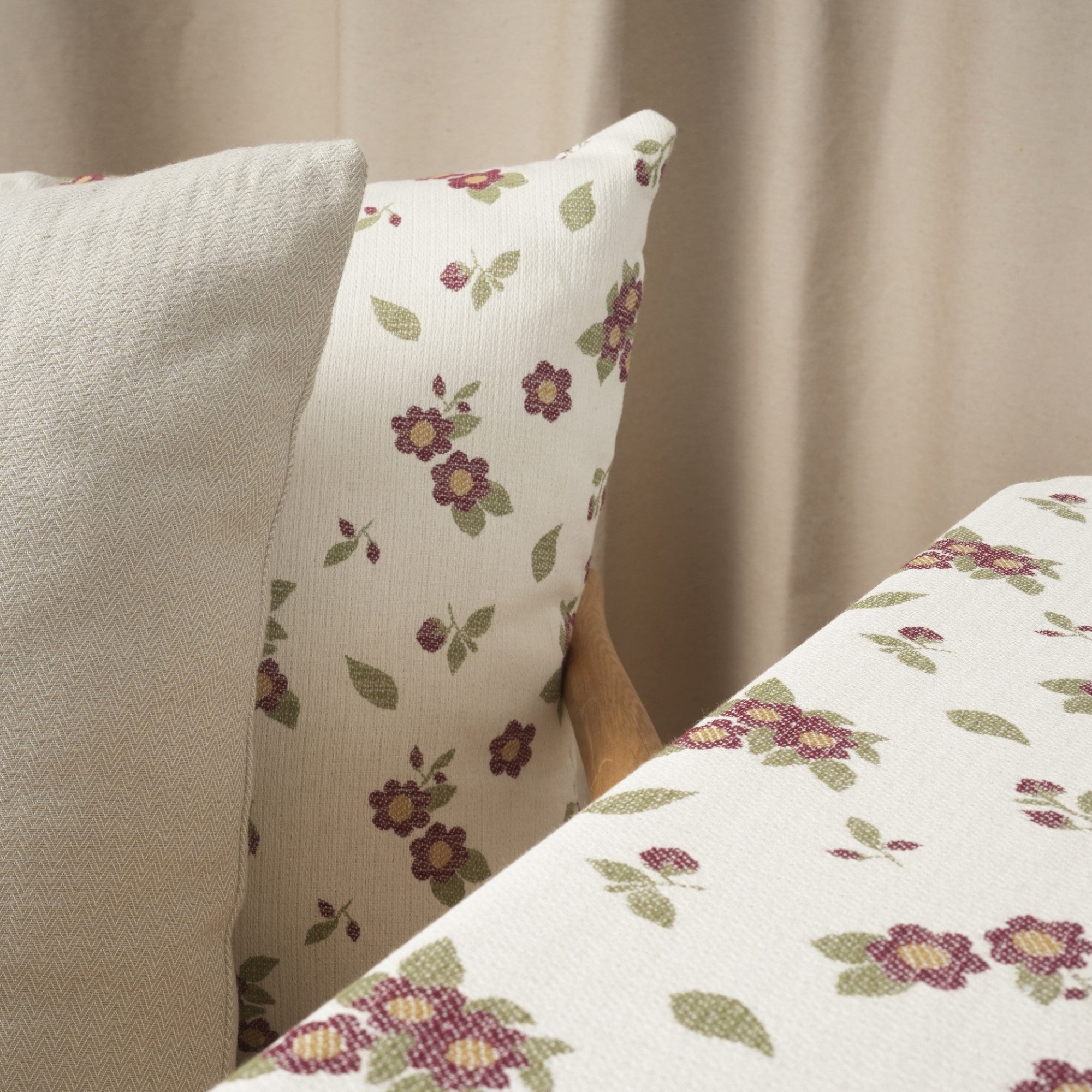 Mantel jacquard antimanchas Flor Grande Granate
