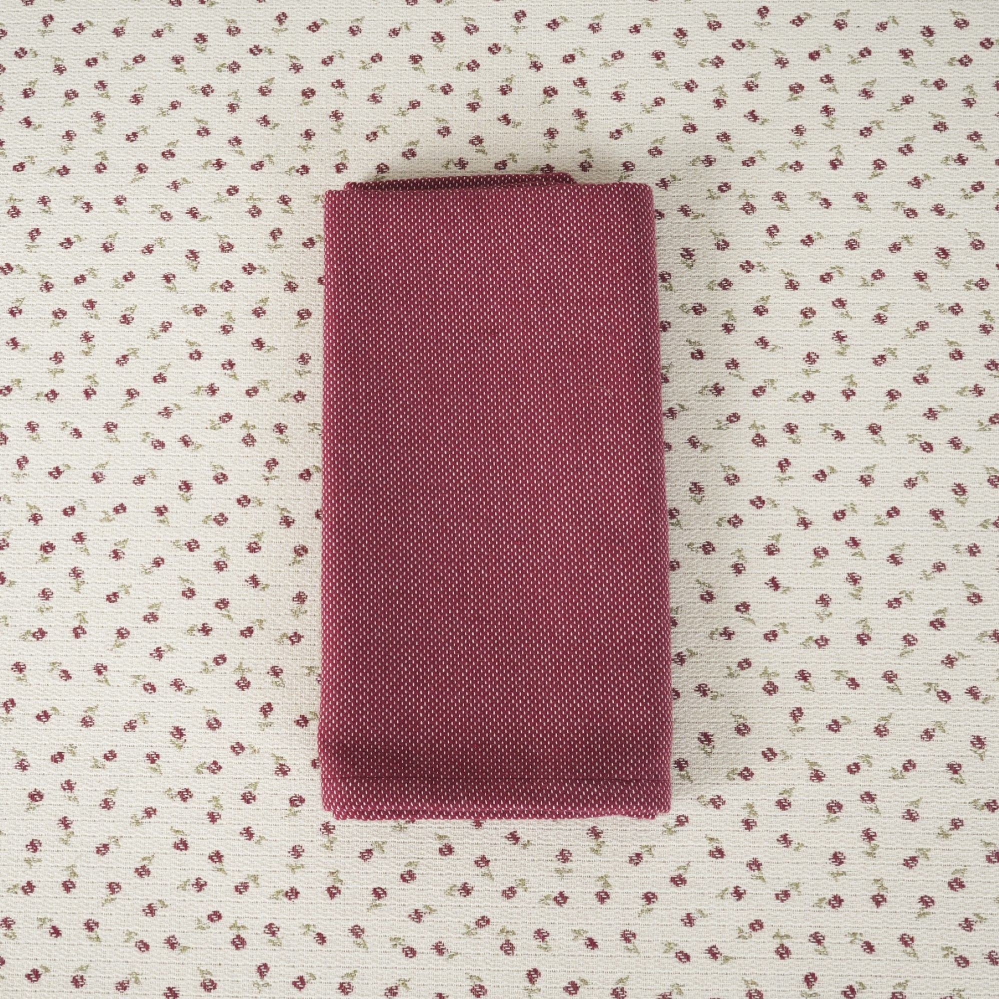 Mantel jacquard antimanchas Flor Pequeña Granate