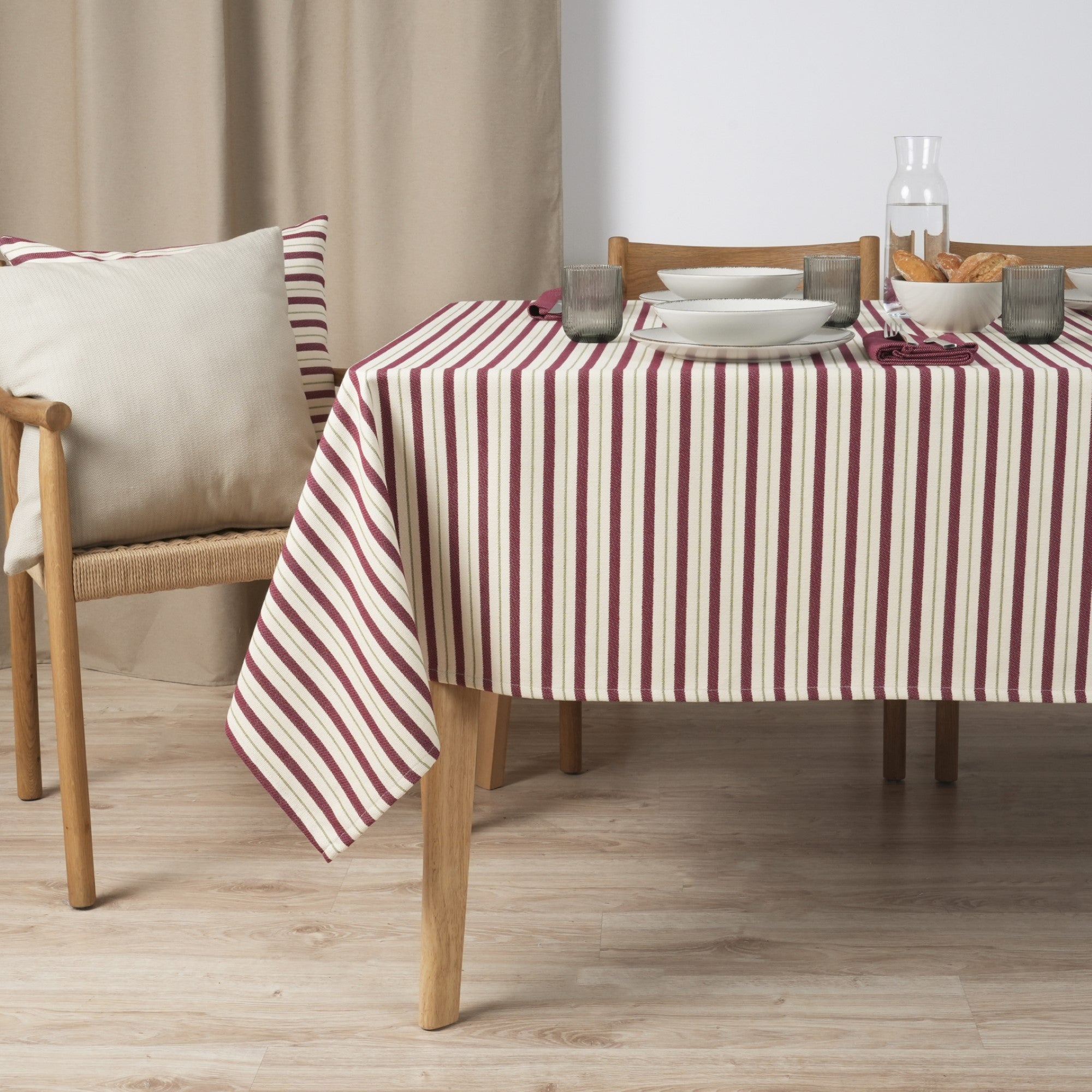 Mantel jacquard antimanchas Raya Granate