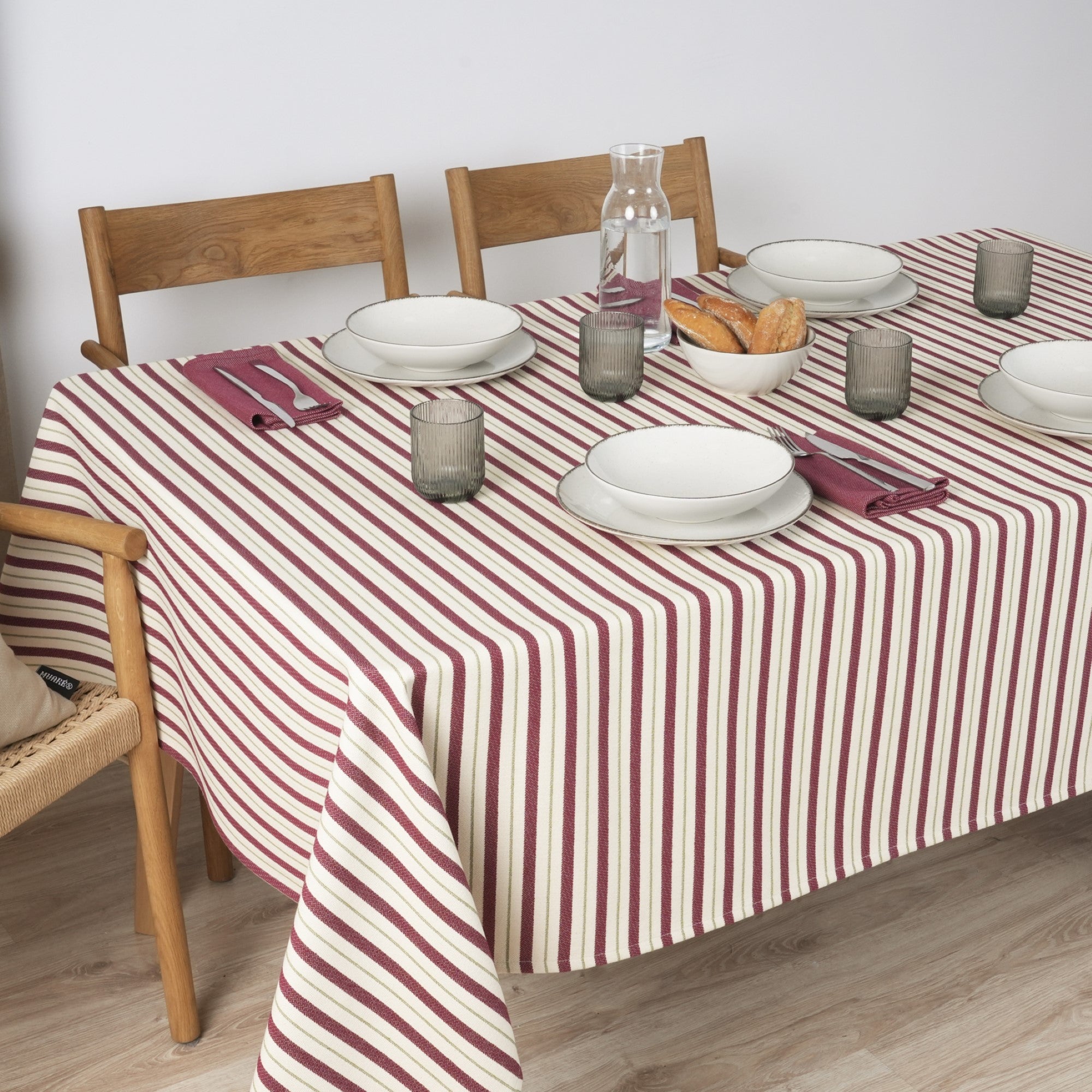 Mantel jacquard antimanchas Raya Granate
