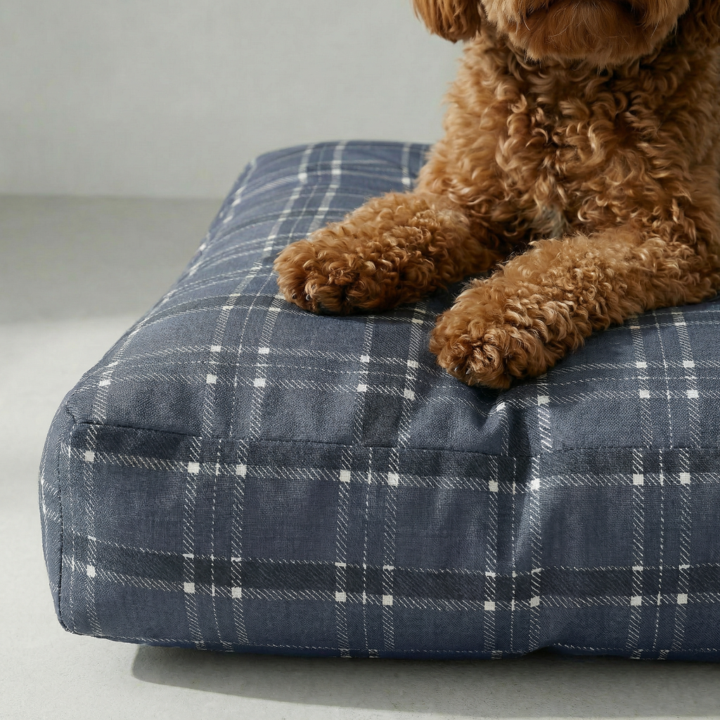 Cama para mascota gruesa y acolchada con acabado antimanchas Camilo Blue