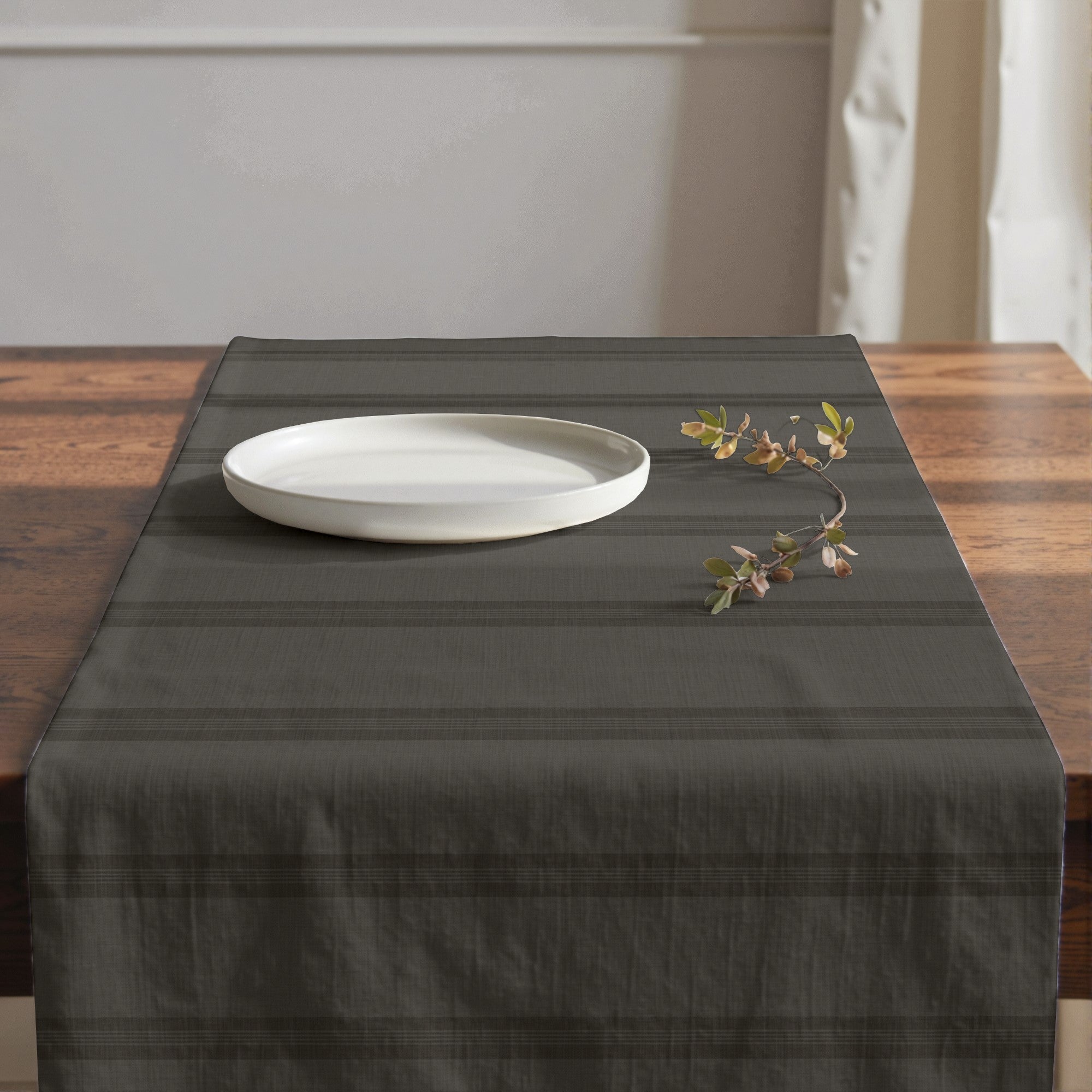 Camino de mesa 100% algodón Nua Marrón Oscuro 50x150 cm