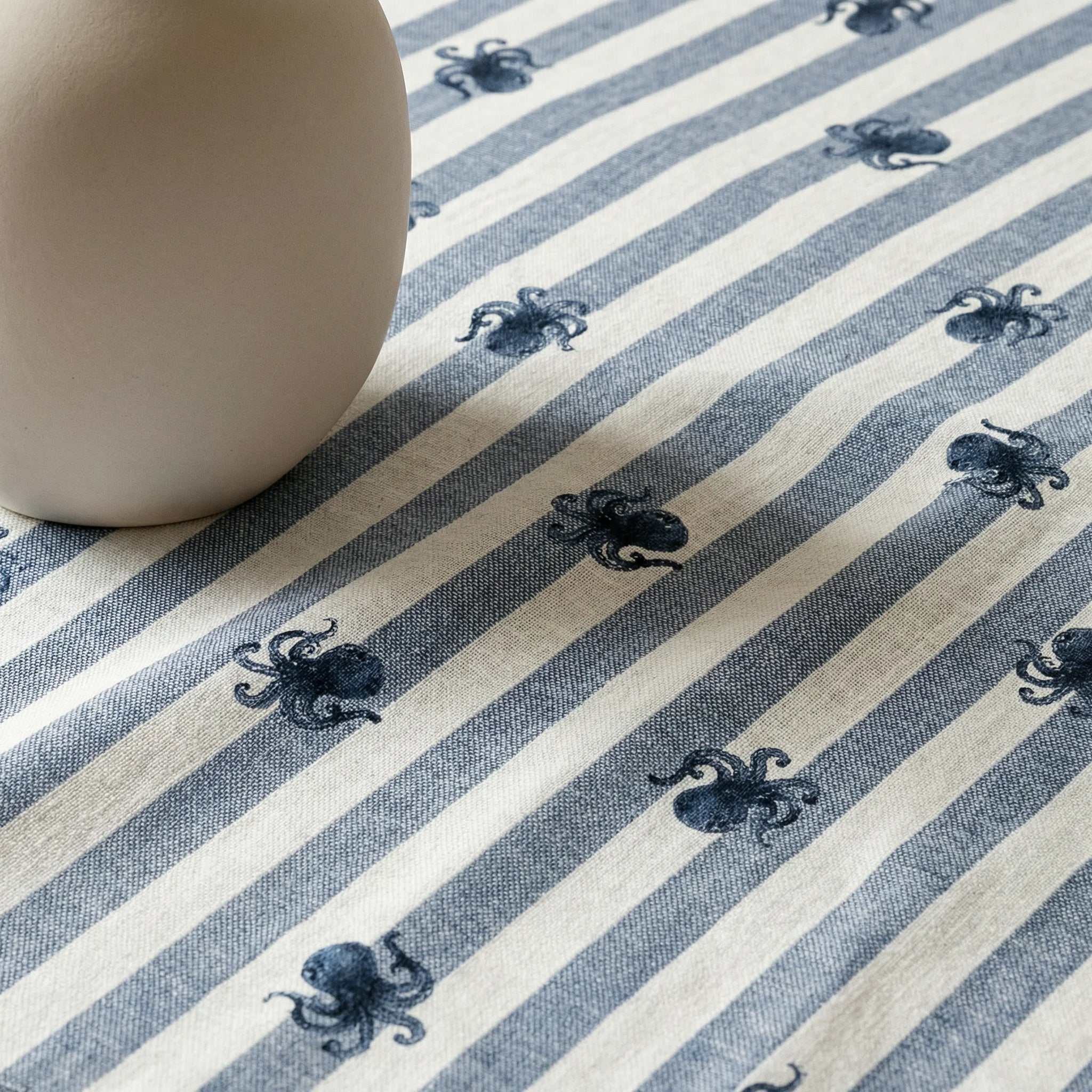 Mantel redondo resinado antimancas Polpu