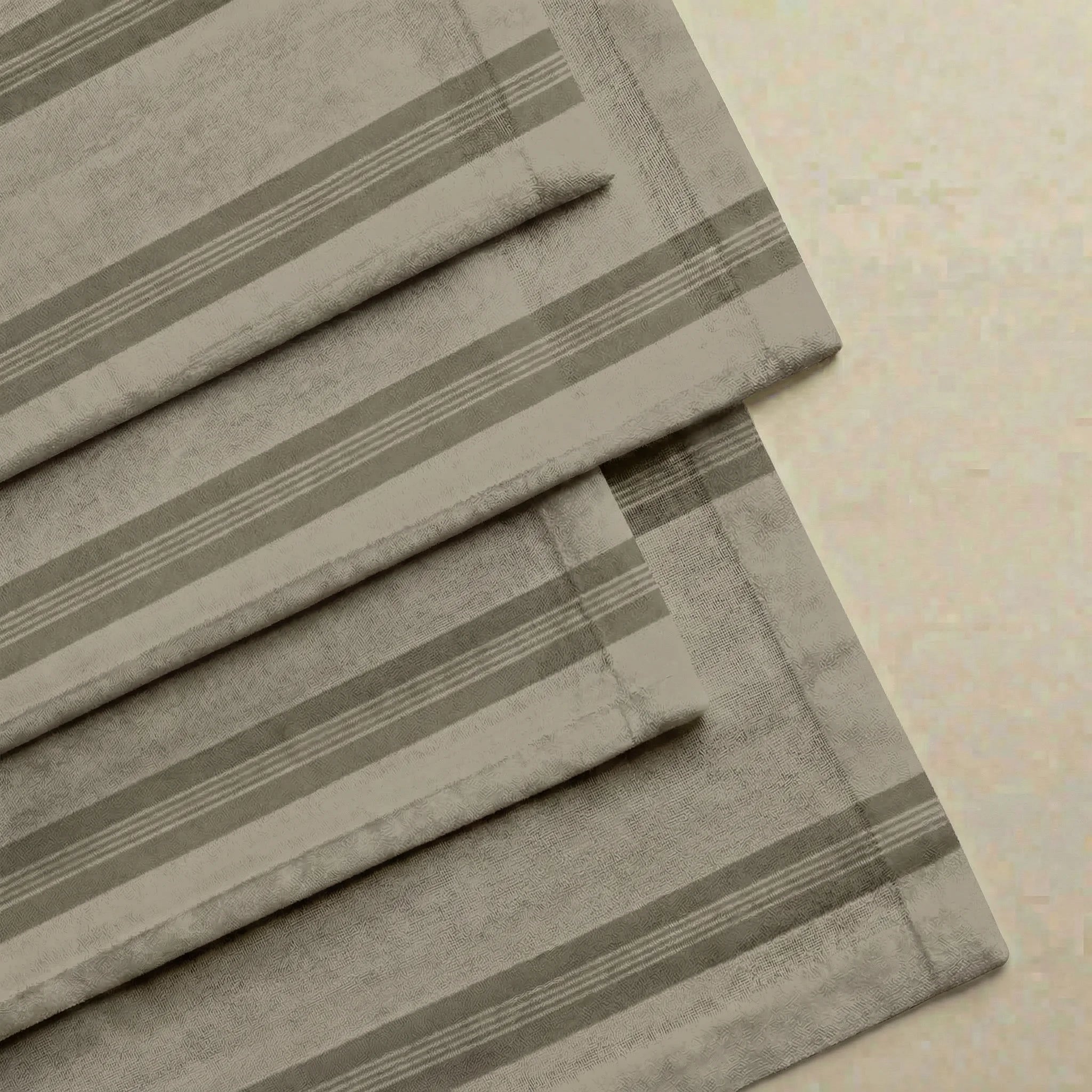 Pack de 4 unidades servilletas Nua Marrón Claro